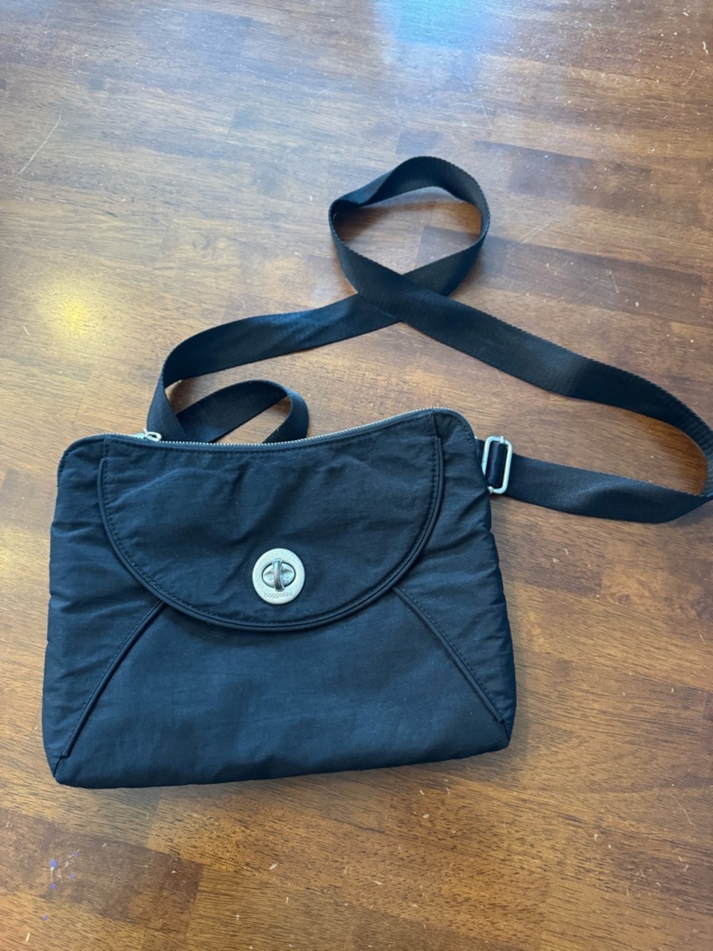 Baggallini‎ crossbody purse in black